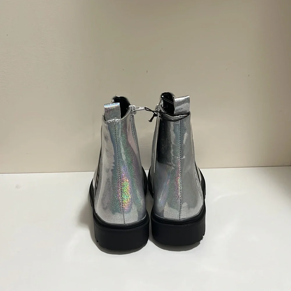 Bebe‎ Girls Big Kids' Holographic Chelsea Boot
